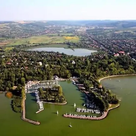 Legkondicionalt, Erkelyes Szoba, Privat Fuerdovel A Balatonon